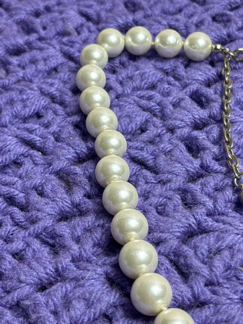 Vintage 90s George Chunky Glass Faux Pearl Beaded Necklace Knotted Lobster Clasp